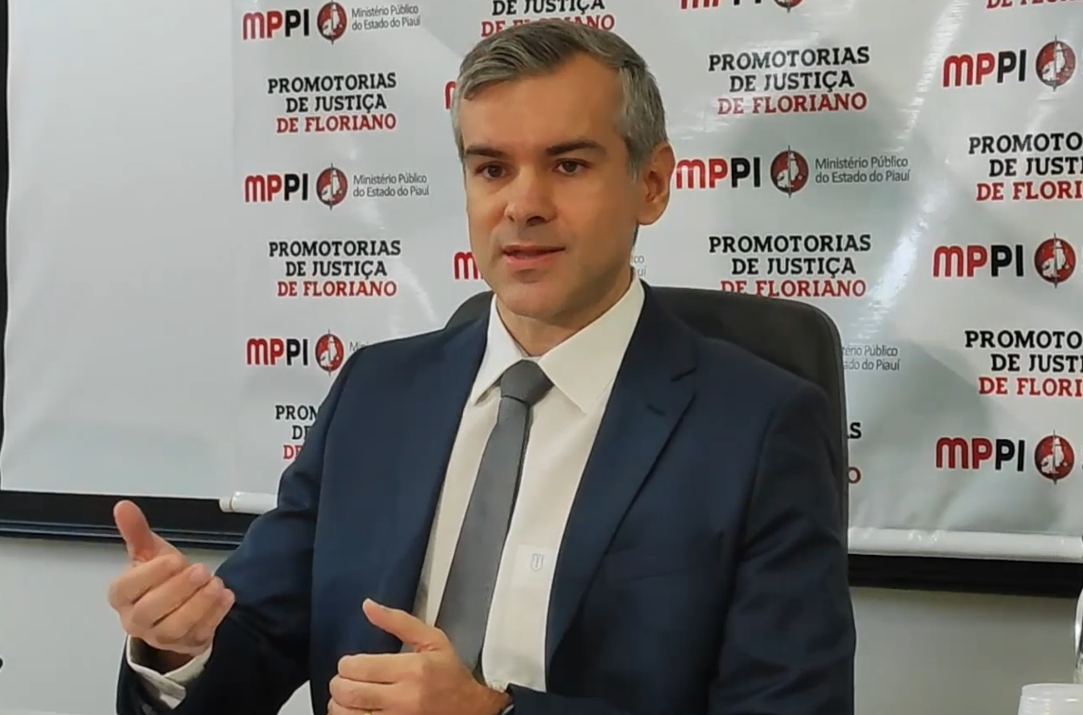 Promotor de Justiça Edgar dos Santos Bandeira Filho em entrevista coletiva concedida dia 4 de agosto de 2026.