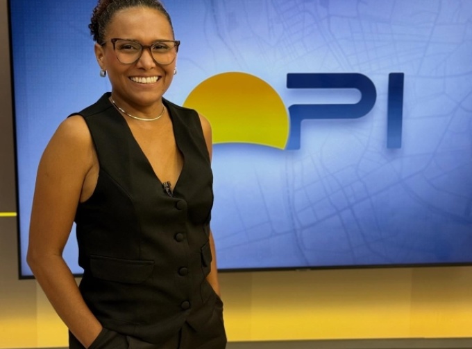 Jornalista Ângela Bispo é alvo de comentário racista nas redes sociais e registra ocorrência