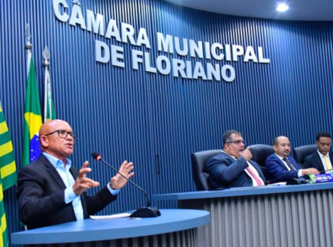 Uso da Tribuna Livre marca início do ciclo de sessões de abril na Câmara de Floriano