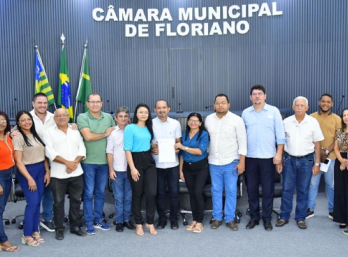 Valorização: Servidores efetivos da Câmara Municipal de Floriano tem salários reajustados em 15,78%